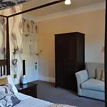 Elder Grove 4*