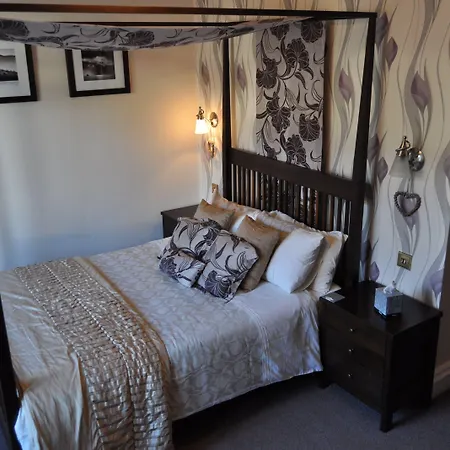 Bed & Breakfast Elder Grove 4*
