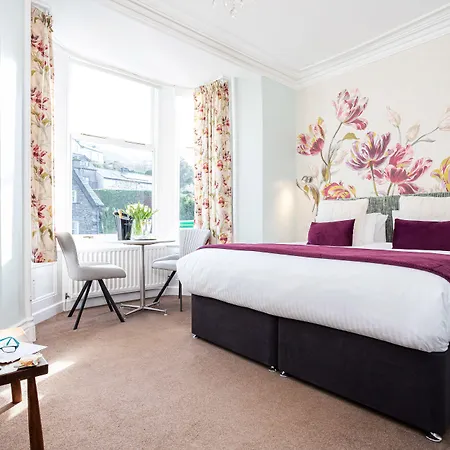 לינה וארוחת בוקר Elder Grove