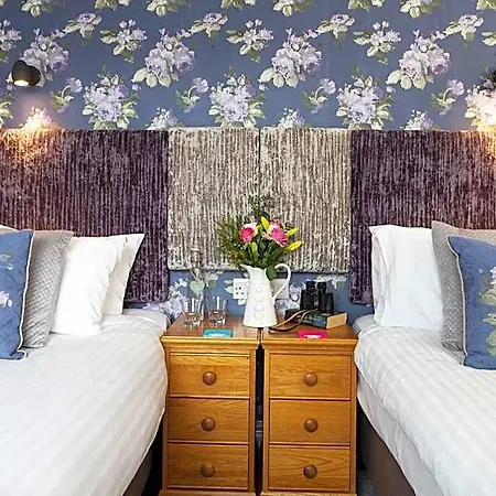 Bed & Breakfast Elder Grove 4*