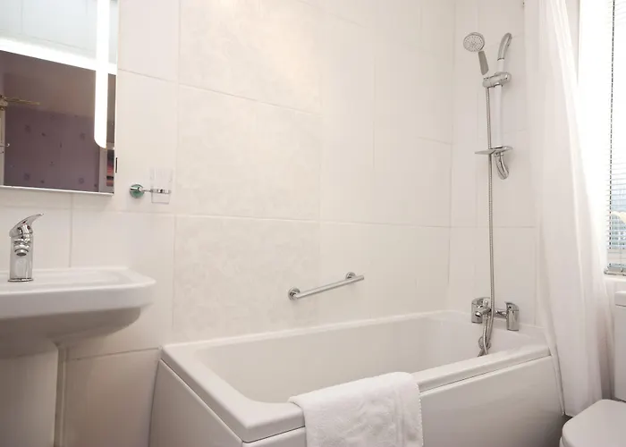 Elder Grove Bed & Breakfast 4*